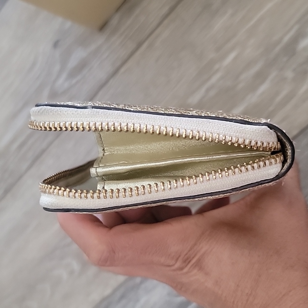 Wallet - Picture 4 of 5